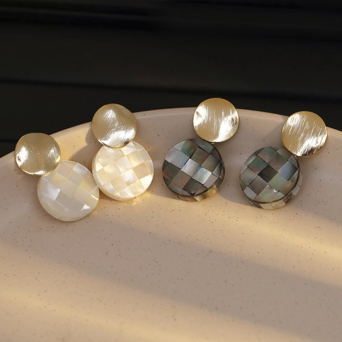 Boucles d'Oreilles Pendantes Rondes Vintage en Mosaïque de Coquillage Damier pour Femme Cuivre Plaqué Or Brossé Avec Tige Argent 925