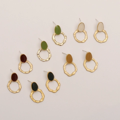 Pendientes Geométricos Martillados de Aleación Vintage para Mujer Tono Oro Mate Aro Redondo Irregular Joyería Goteo de Aceite