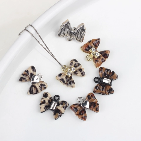 Pendentif en Alliage Nœud Imprimé Léopard Charm en Strass pour Création de Bijoux DIY Accessoires Collier Bracelet Boucles d'Oreilles