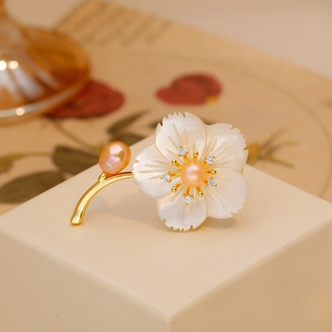 Elegante Bloem Brosche Koper Met Zoetwaterparel Natuurlijke Schelp Zirconia 16K Verguld Bloemen Corsage Pin Voor Vrouwen Feest Cadeau