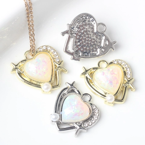 Colgante de Aleación con Forma de Corazón Con Efecto de Opalo de Resina Iridiscente Estrella de Strass y Perla Artificial DIY