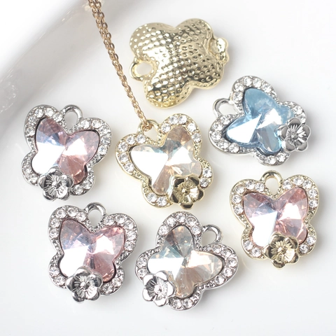 Ciondolo Farfalla in Zirconia Lega Cristallo Ciondoli per DIY Collana Bracciale Orecchino Gioielli Accessori Solo Ciondolo