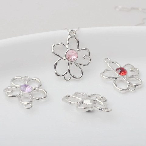 Hohle Blume Legierung Strass Anhänger Für DIY Schmuckherstellung Halsketten Ohrringe Zubehör Gold Silber Plattiert Charms