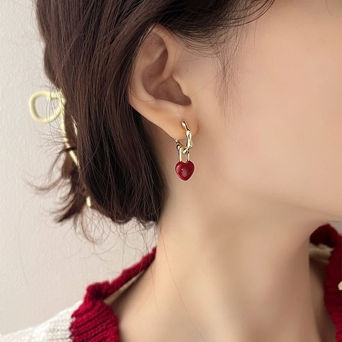 Boucles d'Oreilles Pendantes Cœur en Émail Style Vintage Français Élégantes Boucles d'Oreilles Pendantes en Cuivre Plaqué Or Femme