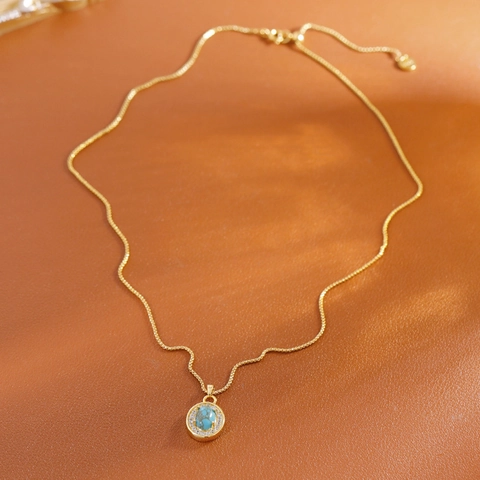 Collier avec Pendentif Ovale en Cuivre Plaque Or Vintage pour Femme Agate Rouge Oeil de Tigre Turquoise Zirconium Halo Chaine de Clavicule