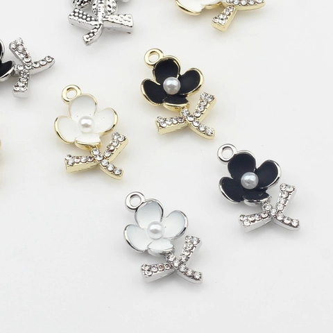 Legering Bloem Hanger met Kunstparel en Strass voor DIY Sieraden Maken Zwart Wit Goud Zilver Emaille Charms
