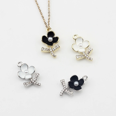 Legering Bloem Hanger met Kunstparel en Strass voor DIY Sieraden Maken Zwart Wit Goud Zilver Emaille Charms