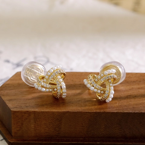 Pendientes de Clip de Cobre Chapado en Oro 14K Triángulo Geométrico Con Perla Artificial Circonia para Mujer Sin Agujeros Joyería