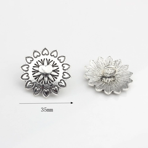 Vintage Zinc Alloy Round Flower Buttons With Heart Relief Pattern Antique Silver Hollow Jewelry Findings For DIY Earrings Making Components