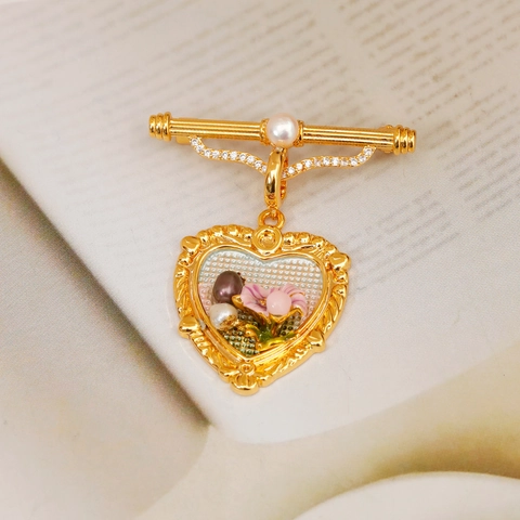 Spilla Vintage Barocca a Cuore in Smalto Floreale Rame Perla d'Acqua Dolce Zirconia Corsage da Donna Lusso Placcato Oro Gioielli Regalo