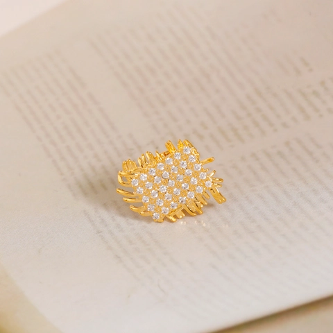 Spilla in Zirconia Intrecciata Geometrica Rame Placcato Oro Spilla per Abito da Donna Gioielli Accessorio da Banchetto Quotidiano