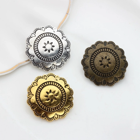 Vintage Zinc Alloy Round Scalloped Flower Button Pendant For DIY Earring Hair Accessories Retro Distressed Metal Carved Craft Findings