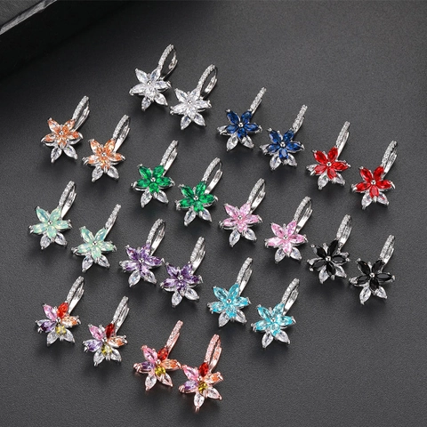 Boucles d'Oreilles Créoles Fleur Double Couche pour Femmes en Cuivre avec Zirconia Coupe Marquise Bijoux Incrustés Floraux Scintillants Cadeau
