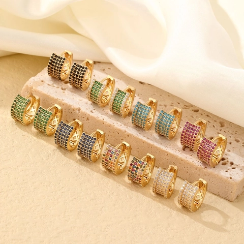 Orecchini a Cerchio Huggie in Rame Geometrici per Donna Con Zirconia Intarsiata Oro Argento Placcato Design di Nicchia Minimalista