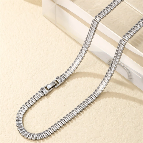 Baguette-Schliff Strass Tennis Kette Kupfer Versilbert Glänzend Quadratischer Stein Choker Für Damen Luxuriöser Mode Schmuck Geschenk
