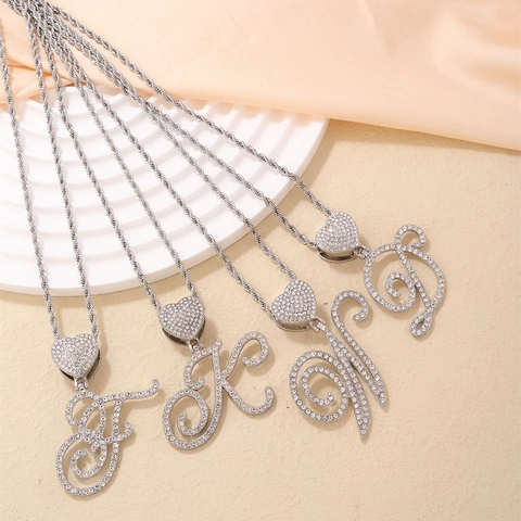 Collana con Pendente a Lettera Iniziale in Rame e Strass per Donna Design Alfabeto Chiusura a Cuore Catena a Torsione Gioielli di Moda