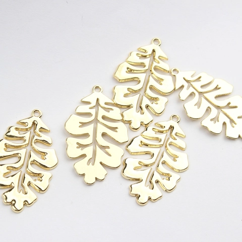 Pendentif en Alliage de Zinc Style Feuille de Monstera Ajourée Ton Or pour la Fabrication de Bijoux DIY Collier Boucles