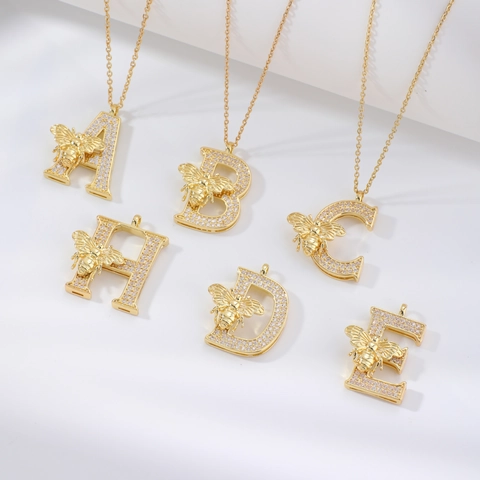 Collana con Iniziale Ape in Rame di Nicchia Collana con Ciondolo a Lettera in Strass Placcato Oro per Donna Uomo Gioielli DIY Regalo