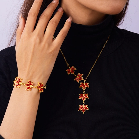 Luxus Legierung Rot Strass Ahornblatt Anhänger Halskette Und Armband Und Ohrringe Vergoldet Herbst Stil Damen Schmuck