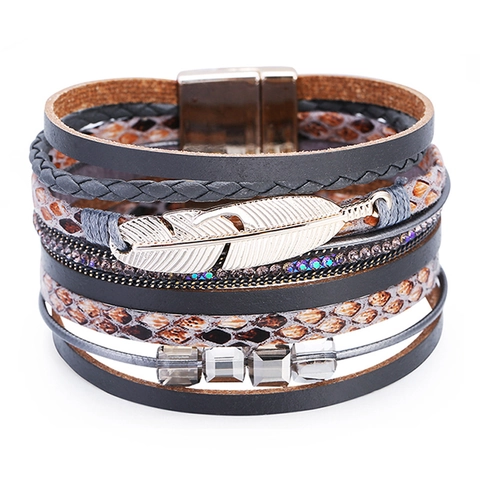 Bracelet Enroulable Multi-couches en Cuir PU Bohème pour Femmes Pendentif Plume en Métal Alliage Strass Cristal Boucle Magnétique Bijoux