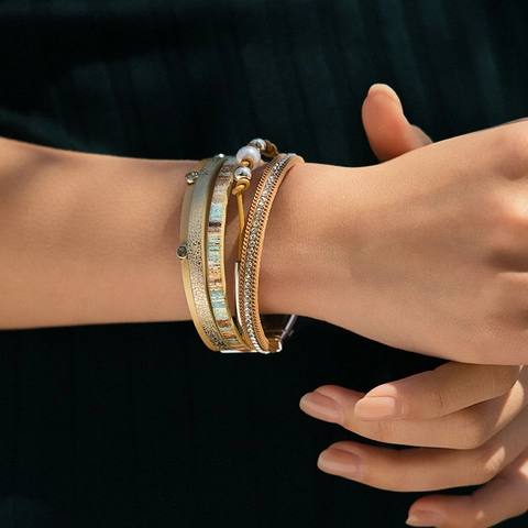 Bracelet Multicouche de Style Bohème en Cuir Avec Fausse Süßwasserperle Strass Fermoir Magnétique Bijoux de Mode Vintage Femme