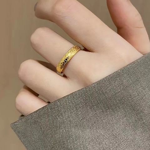 Honeycomb Texture Stainless Steel Ring For Women Shimmering Fish Scale Pattern Mirror Polished Gold Plated Geometric Band