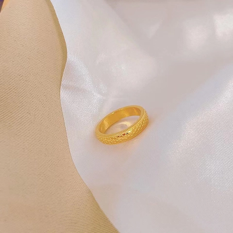Honeycomb Texture Stainless Steel Ring For Women Shimmering Fish Scale Pattern Mirror Polished Gold Plated Geometric Band