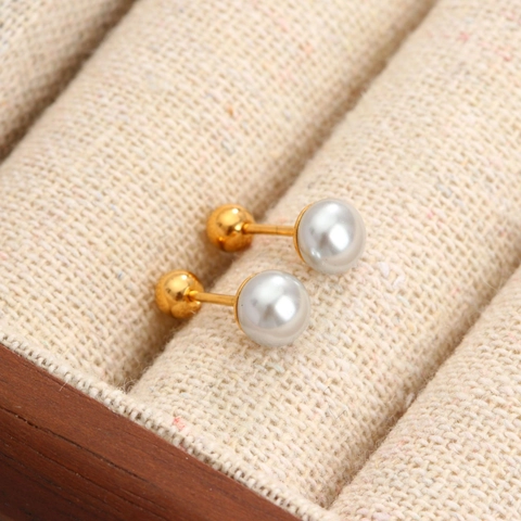 Elegantes Pendientes de Botón de Acero de Titanio y Perlas Artificiales para Mujer Chapados en Oro 18K Regalo de San Valentín