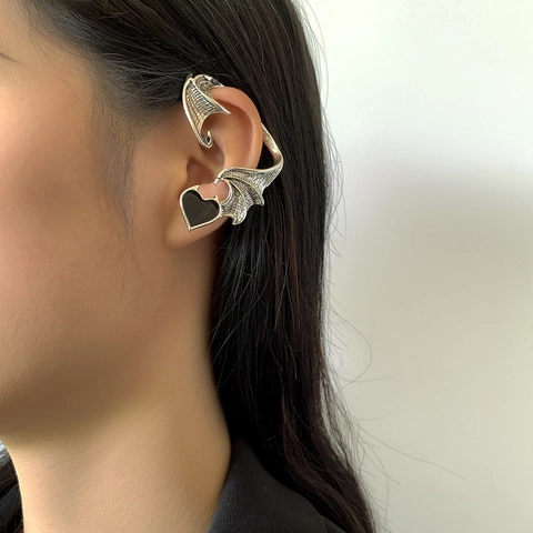 Vintage Gothic Dragon Wing Heart Ear Cuff For Women Antique Silver Color Alloy Enamel Bat Wing Stud Earring Punk Jewelry Gift