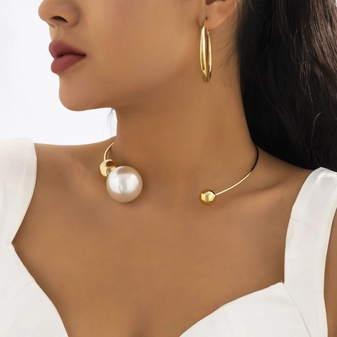 Asymmetric Metal Torque Necklace With Large Artificial Pearl And Geometric Beads For Women Open Choker Elegant Jewelry