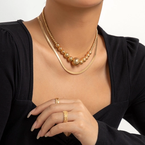 Hip Hop Dubbellaagse Koperen Ketting Halsketting Met Verloop Kunststof Kralen En Platte Slangenbot Ketting Voor Vrouwen Sieraden