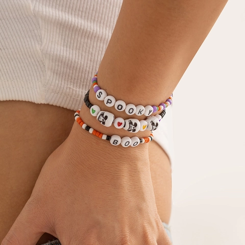 Pulseras de Cuentas de Halloween para Mujer Letras BOO SPOOKY Corazón Calavera Patrón Acrílico Cuentas de Semillas Cuerda Elástica Pulseras Joyería de Fiesta Regalo