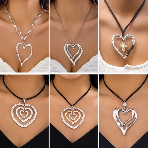 Vintage Heart Pendant Necklace For Women Bohemian Hammered Alloy Jewelry With PU Leather Cord Adjustable Choker Necklace