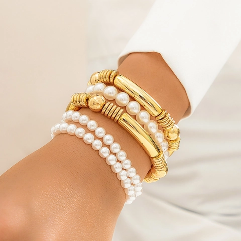 Ensemble de Bracelets Bohème Multicouches Perles Artificielles Femmes Or Argent Perles en Métal Bijoux de Mode Cadeau