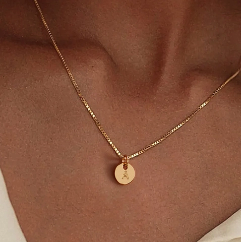 Minimalist Alloy Iron Chain Gold Round Initial Letter Pendant Necklace For Women Fashion Alphabet Engraved Jewelry Gift