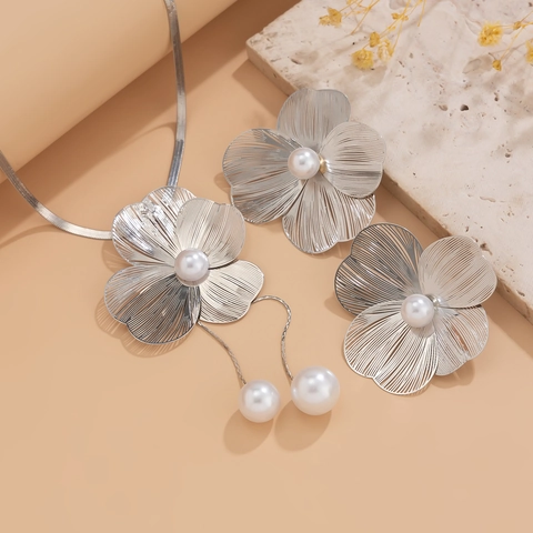Vintage Legierung Künstliche Perle Blume Halskette Und Ohrringe Galvanisiert Gold Silber Ton Floraler Schmuck Für Damen Mode Accessoire
