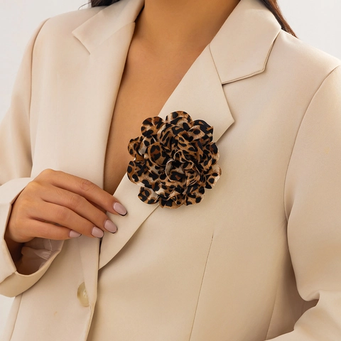 Stoff Brosche Mit Leopardenmuster Vintage Übertriebene Kamelie Korsett Nadel Mode Accessoire Für Damen Party Kleid Ornament
