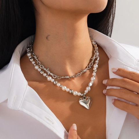 Double Layered Heart Pendant Necklace With Imitation Artificial Pearl Alloy Barbed Wire Chain Gold Silver Plated Jewelry For Women