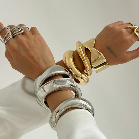 Minimalistischer Klobiger Legierung Unregelmäßiger Armreif Für Damen Gold Silber Polierter Flüssigmetall Stil Scharnier Statement Schmuck