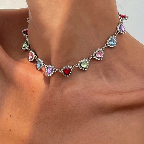Collier Choker en Alliage avec Strass en Forme de Cœur Coloré pour Femmes Collier avec Pendentif Cœur en Cristal Doux