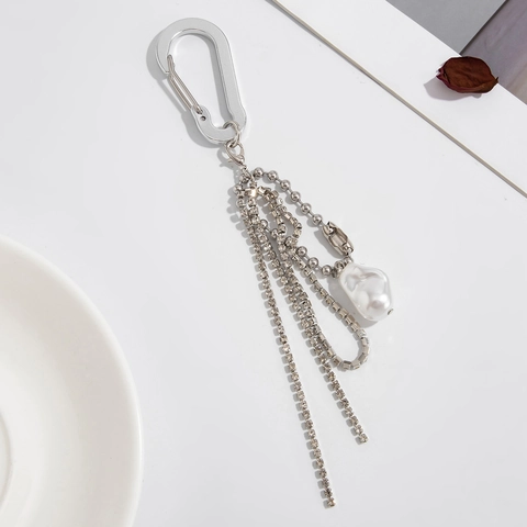 Porte-Clés à Gland en Strass et Perle Artificielle Baroque en Alliage Ton Argent Minimaliste Accessoire de Sac pour Femmes