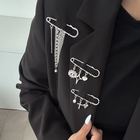 Minimalistische Legierung Kreuz Herz Brosche Set Mit Metall Quastenkette Künstliche Perle Strass Anstecknadel Für Anzug Jeans Damen