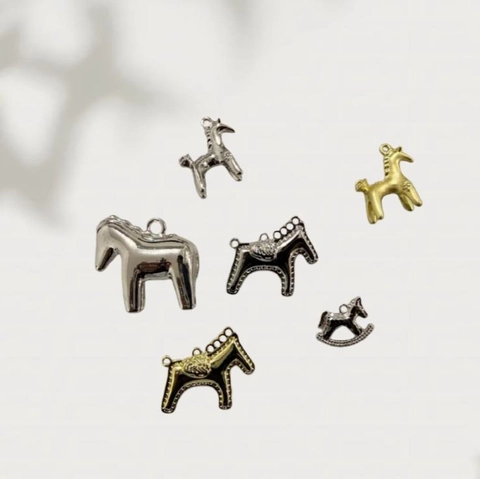 Vintage Alloy Metal Horse Pendants DIY Jewelry Accessories For Earrings Necklaces Keychains Rocking Dala Horse Charms For Women