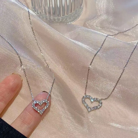 Collar con Colgante de Corazón Hueco de Aleación de Zirconia Cadena de Acero Inoxidable Joyas Románticas Regalo para Mujer