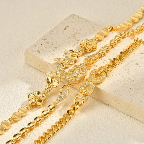 Luxus 24K Vergoldetes Kupfer Armband Für Damen Vintage Strass Unendlichkeit Blume Schmetterling Charm Armband Modeschmuck
