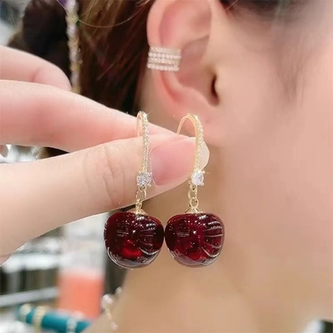 Rode Kers Druppel Oorbellen Zoete Fruitvorm Verguld Strass Hangende Oorbellen Voor Vrouwen Elegante Mode Sieraden Cadeau