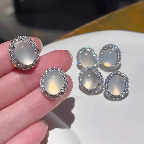 Boucles d'Oreilles Clous en Pierre de Lune Synthétique Ovale Élégante pour Femmes Alliage Plaqué Argent Sertie de Zircone