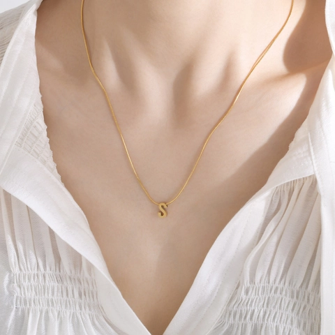 Minimalistische Edelstahl Anfangsbuchstabe Anhänger Halskette Für Damen Schlangenkette Gold Silber Plattiert Alphabet Schmuck
