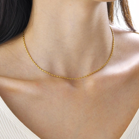 Collana a Grani di Riso Minimalista in Acciaio al Titanio Per Donna Placcata Oro 18K Choker Ovale a Spiga di Grano Gioielli
