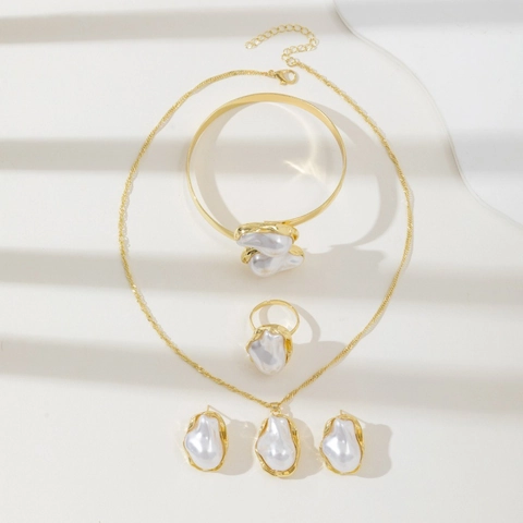 French Vintage Baroque Artificial Pearl Necklace Earrings Ring Bracelet Irregular Zinc Alloy Electroplated Jewelry For Women